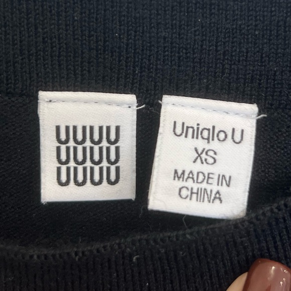 Uniqlo wide neck black sweater - Picture 2 of 2